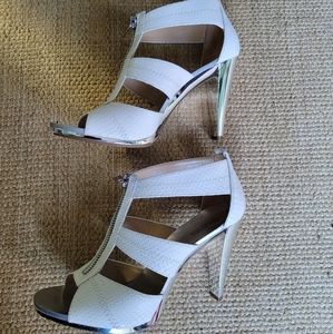 Michael Kors Berkley T-Strap Silver hills sandals